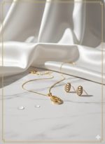 Dainty chain with pendant 1 3